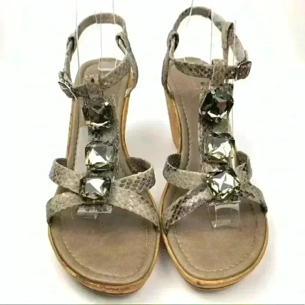 Lorenzo Chelini womens sandals size 40 taupe snakeskin print t-strap platforms